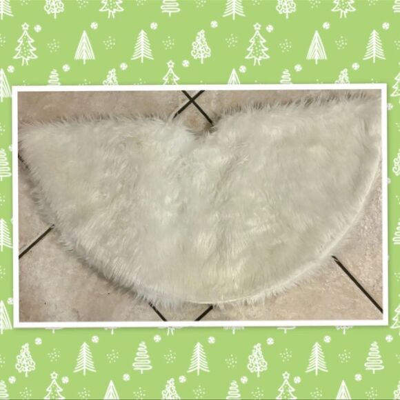 Faux Fur Christmas Tree Skirt Elegant Pure White Xmas Holiday Tree Skirt - Picture 1 of 2